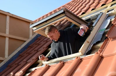 Pose de fenêtres de toit Velux à Labatmale
